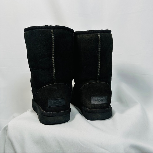 UGG Classic Short II Suede Shearling Boots Black Cozycore Size 8 - Picture 6 of 13